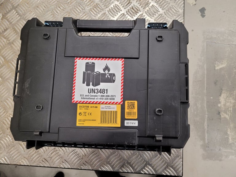 Dewalt 18v combi drill brushless 