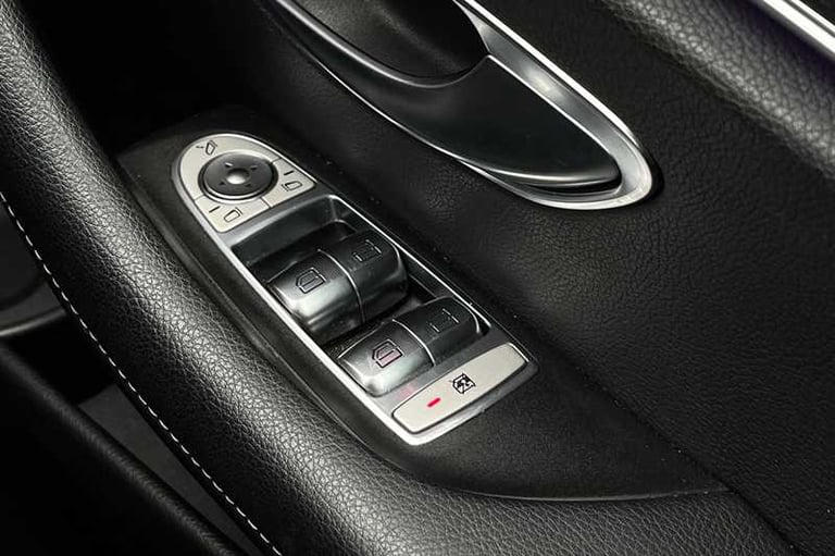 2020 Mercedes-Benz E-Class 2.0 E200 AMG Line Edition (Premium) Saloon 4dr Petrol G-Tronic+ Euro 6...