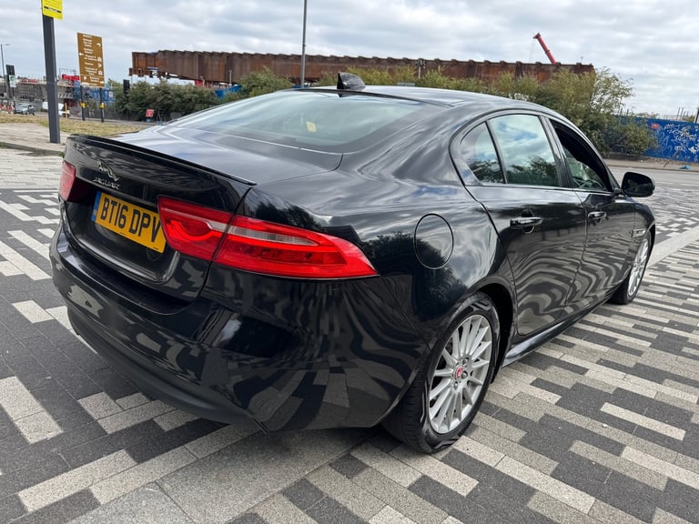 2016 JAGUAR XE R - SPORT 2.0 DIESEL 6 SPEED MANUAL SALOON 4dr BLACK 
