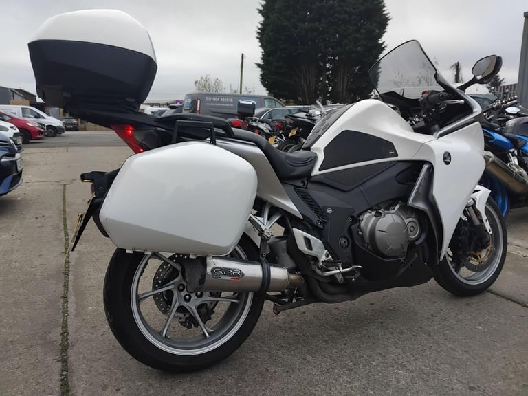 2011 11 HONDA VFR 1200 F-A WHITE VFR1200F FULL LUGGAGE SPORTS TOURER NEW MOT