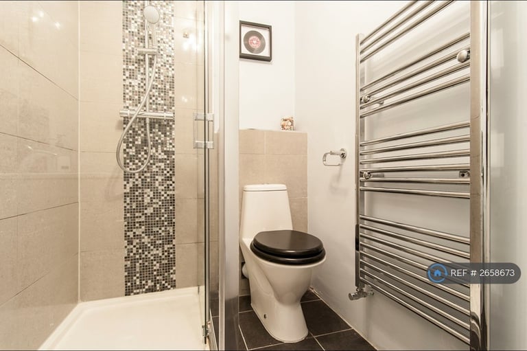 2 bedroom flat in Gilbey Road, London, SW17 (2 bed) (#2658673)