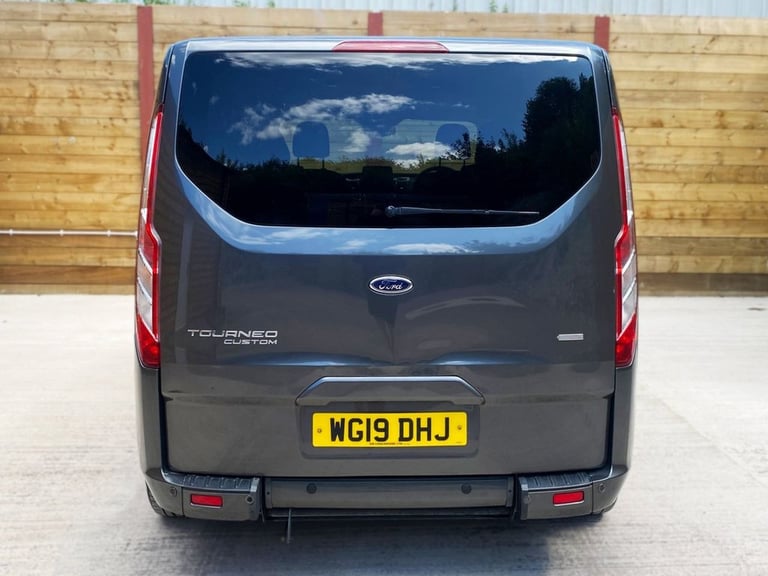 2019 Ford Tourneo Custom 2.0 TDCi EcoBlue 130ps L/R 9 Seater Titanium Auto MPV DIESEL Automatic
