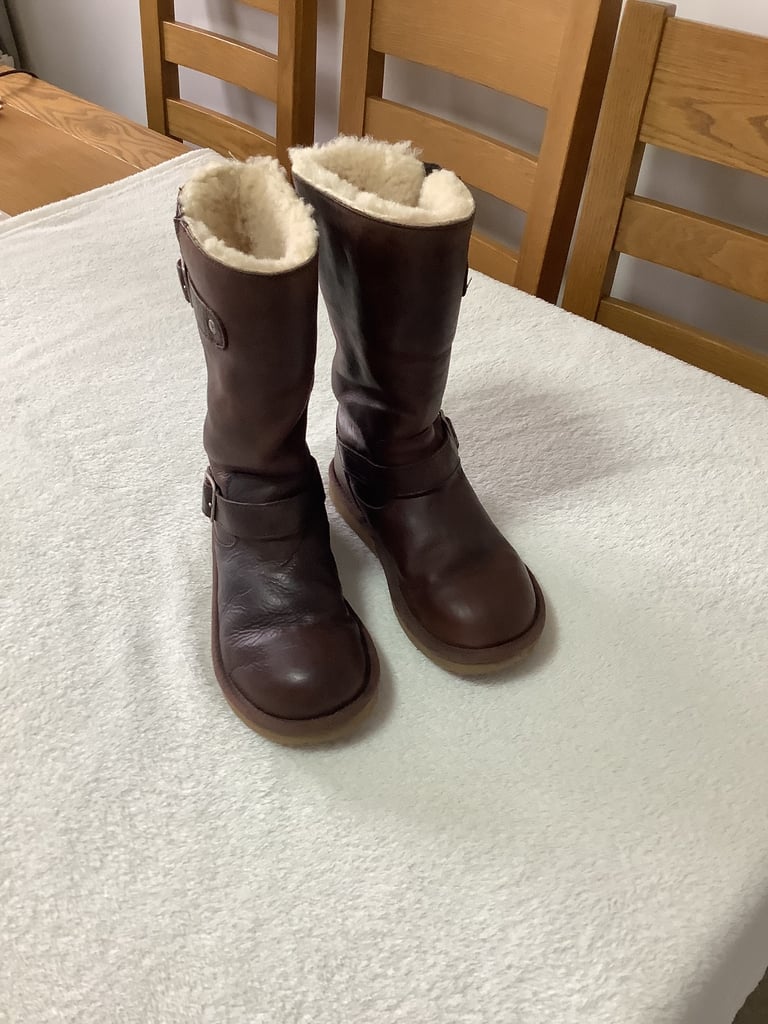 Ladies Leather Ugg Boots