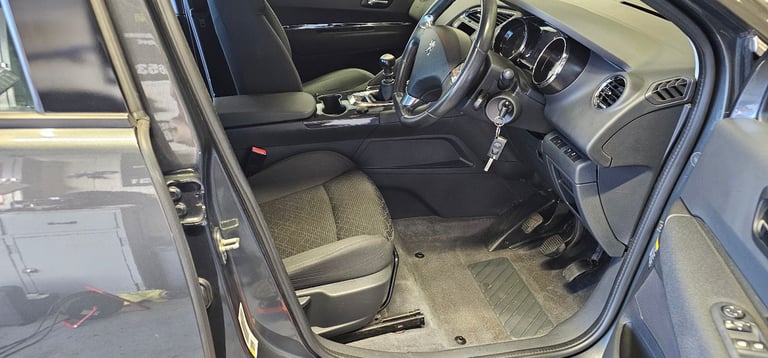 Peugeot, 3008, Hatchback, 2015, Manual, 1199 (cc), 5 doors