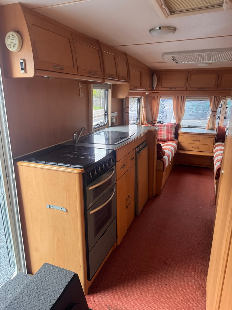 Lunar Lexon 2005 5 berth 