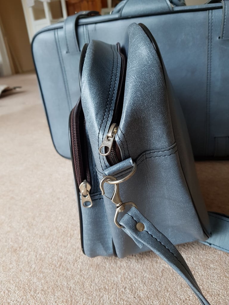Small suitcase and matching bag 