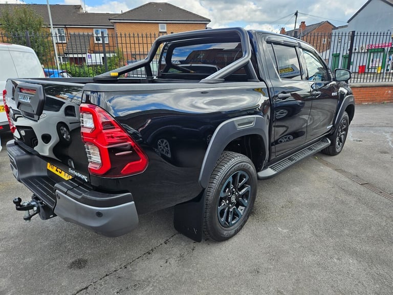 2025 Toyota Hilux INVINCIBLE X 2025 (25)  2000 miles Pick Up Diesel/Ele Automatic