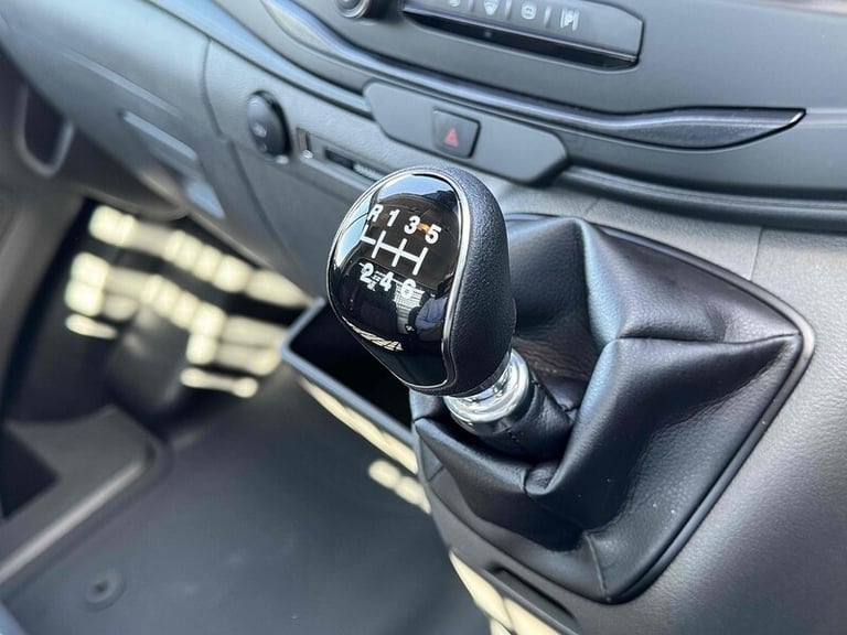  Ford Transit TDCI 130ps 350 DRW L4 Lwb 4.2 Metre Dropside with 12 Screen, A/C, Twin Rea Dropside...