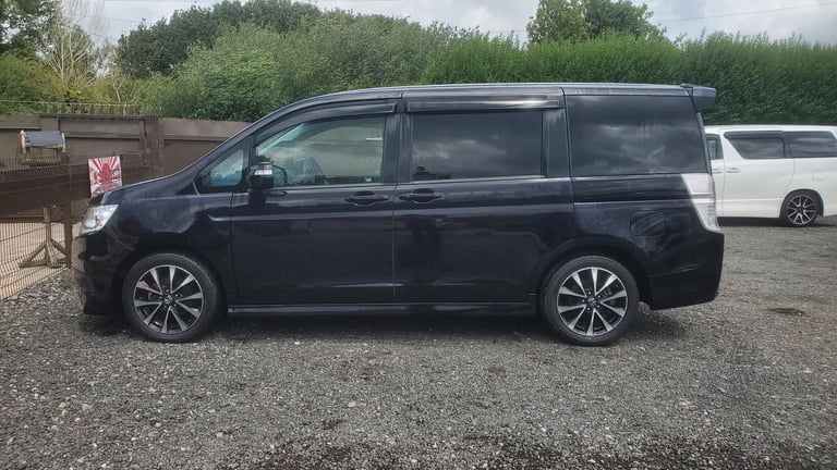 Honda stepwagon spada 2.0 automatic 8 seater fresh japanese import 46k 2010