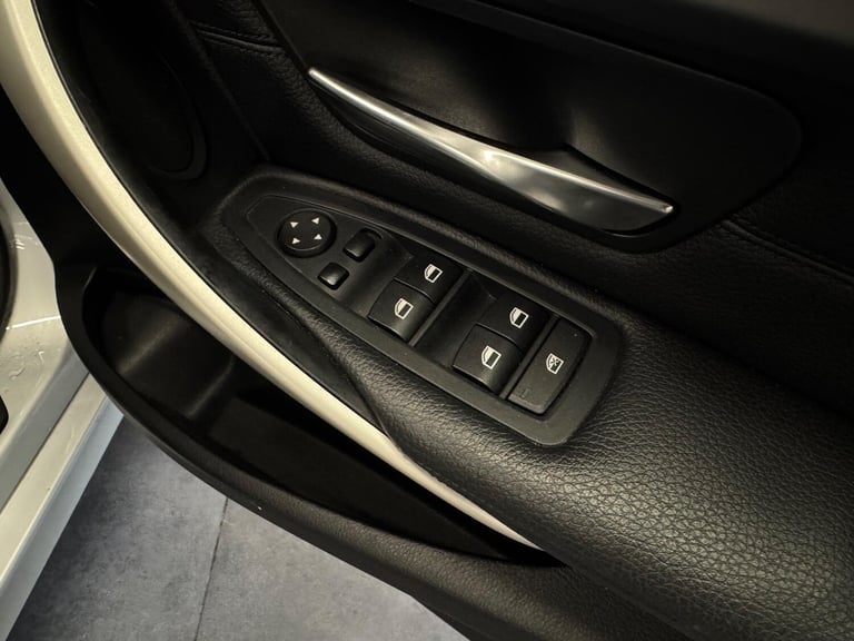 2013 BMW 3 Series 1.6 320i ED EfficientDynamics Euro 6 (s/s) 4dr SALOON Petrol Manual