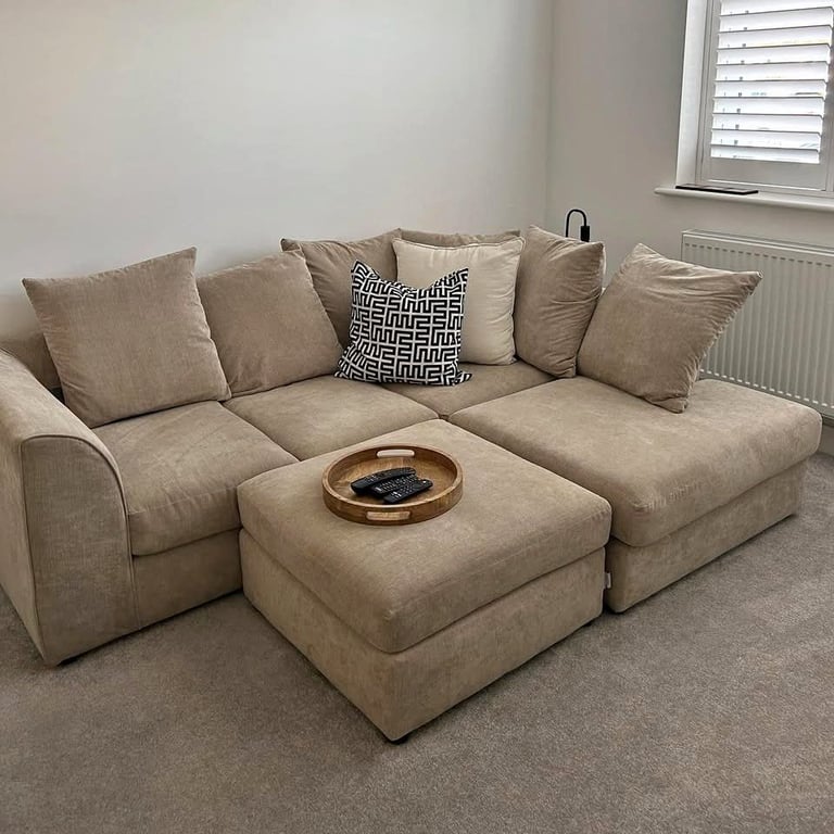 image for Moodern and Defence Stylish 4x Seater Biege Corner Sofa Idael for living Rooms yuwte78899