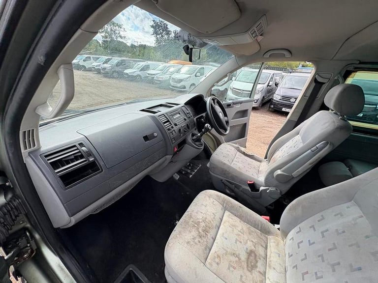 2009 Volkswagen Transporter Shuttle 2.5TDI PD 174PS SE Minibus MPV DIESEL Manual
