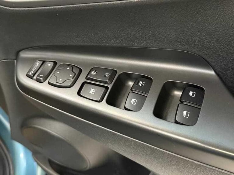 2020 Hyundai KONA 64kWh Premium SUV 5dr Electric Auto (7kW Charger) (204 ps) HATCHBACK Electric A...