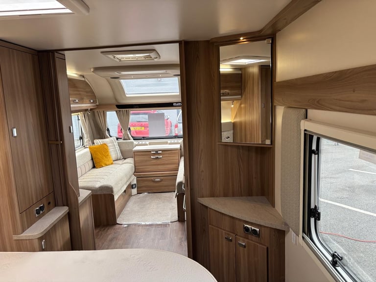 2020 Swift Fairway Platinum 880 8ft Wide, Transverse Island Fix Bed WAS £21,995