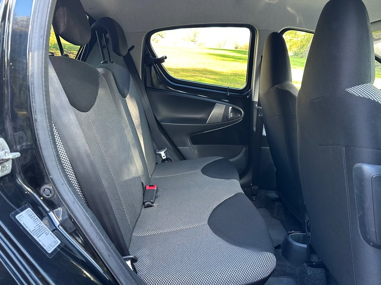 Toyota, AYGO, Hatchback, 2014, Manual, 998 (cc), 5 doors