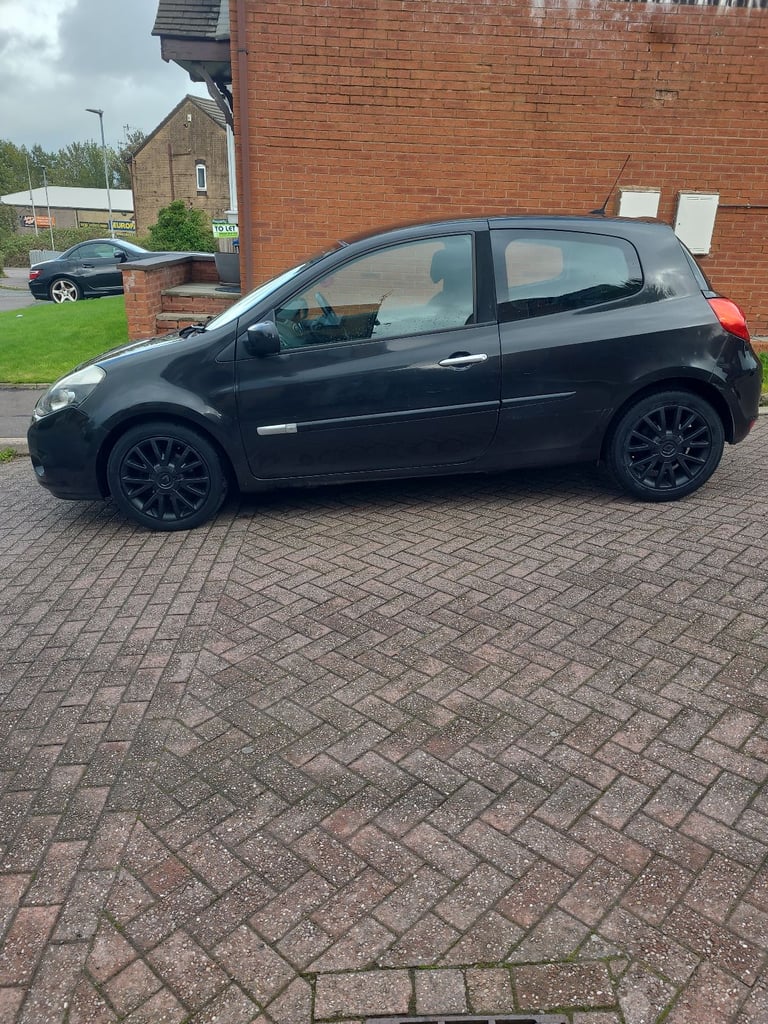 Renault, CLIO, Hatchback, 2011, Automatic, 1598 (cc), 3 doors