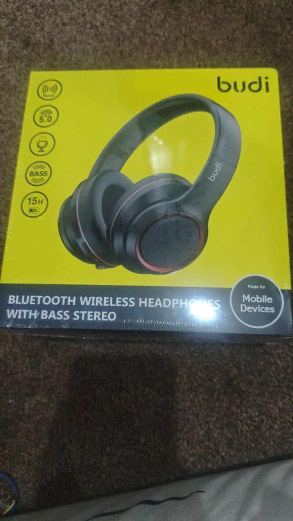 Bluetooth wireless headphones  With BAss . StEREO