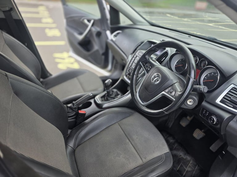 2013 Vauxhall Astra 1.7 CDTi ecoFLEX SE Sports Tourer Euro 5 (s/s) 5dr ESTATE Diesel Manual