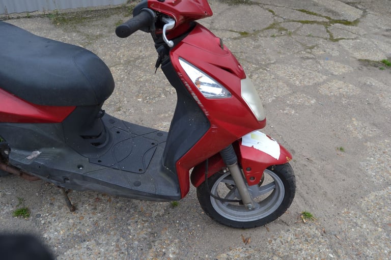 SYM Symply 125cc Scooter non runner for spares or repair