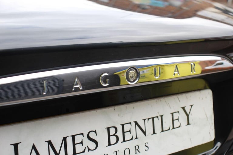 JAGUAR XK8 4.0 2dr 2001