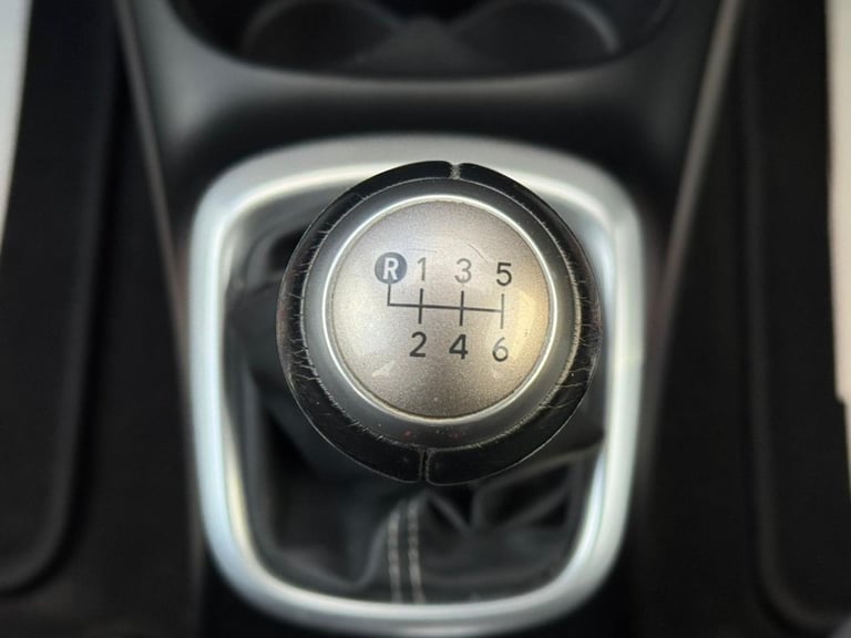 2015 65 TOYOTA YARIS 1.4 D-4D ICON HATCHBACK 5DR DIESEL MANUAL EURO 6 (90 PS) DI