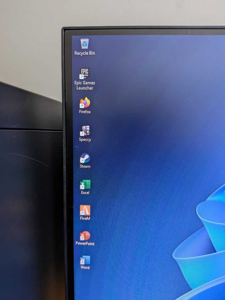 GAMING PC MEDION i5 8400 GTX 1050ti 4GB 128GB NVME SSD 1TB HARD DRIVE 16GB RAM 24" MONITOR RGB GTA