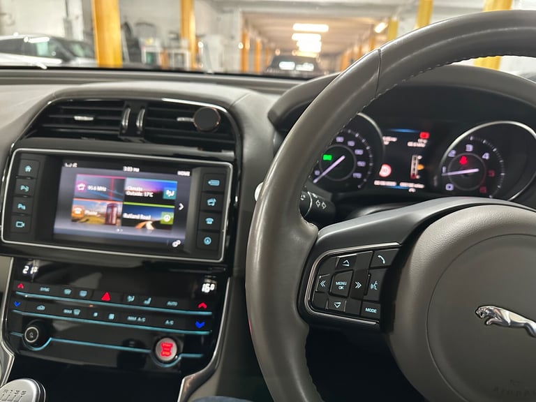 2016 Jaguar XE 2.0d Portfolio Euro 6 (s/s) 4dr SALOON Diesel Manual