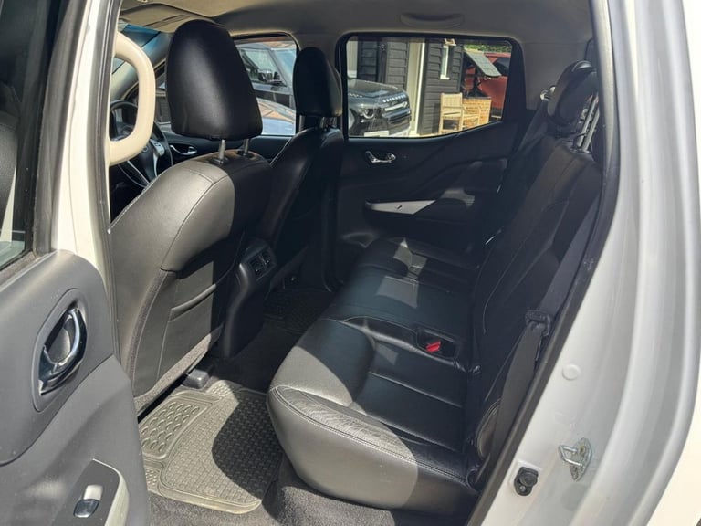 2018 Nissan Navara Double Cab Pick Up Tekna 2.3dCi 190 4WD PICK UP DIESEL Manual