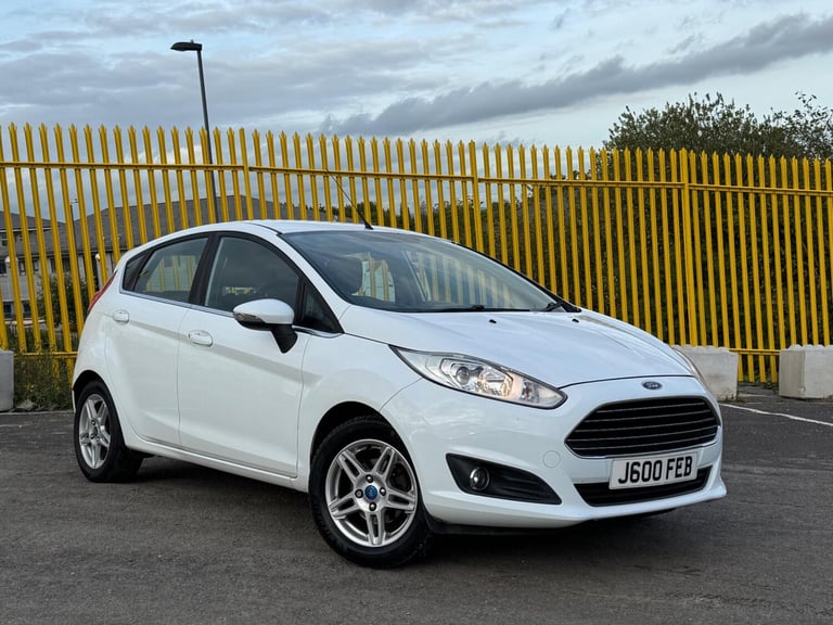 image for 2014 Ford Fiesta 1.25 Zetec Euro 5 5dr HATCHBACK Petrol Manual