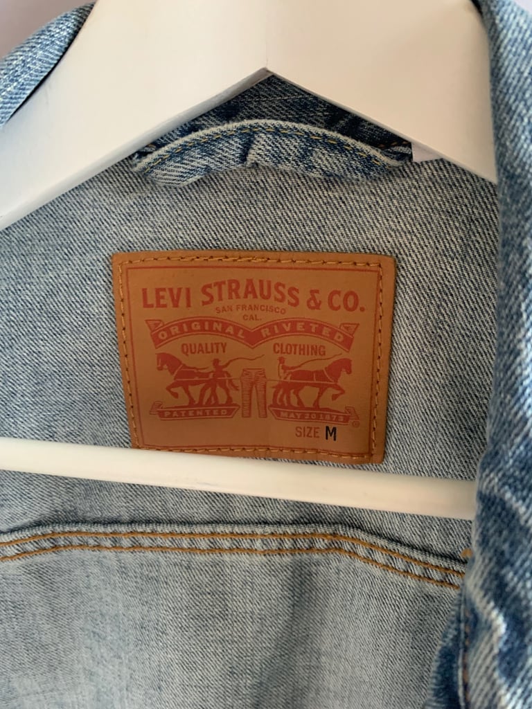 Levi’s Men’s MEDIUM Trucker Denim Jacket BRAND NEW Levi Levis 