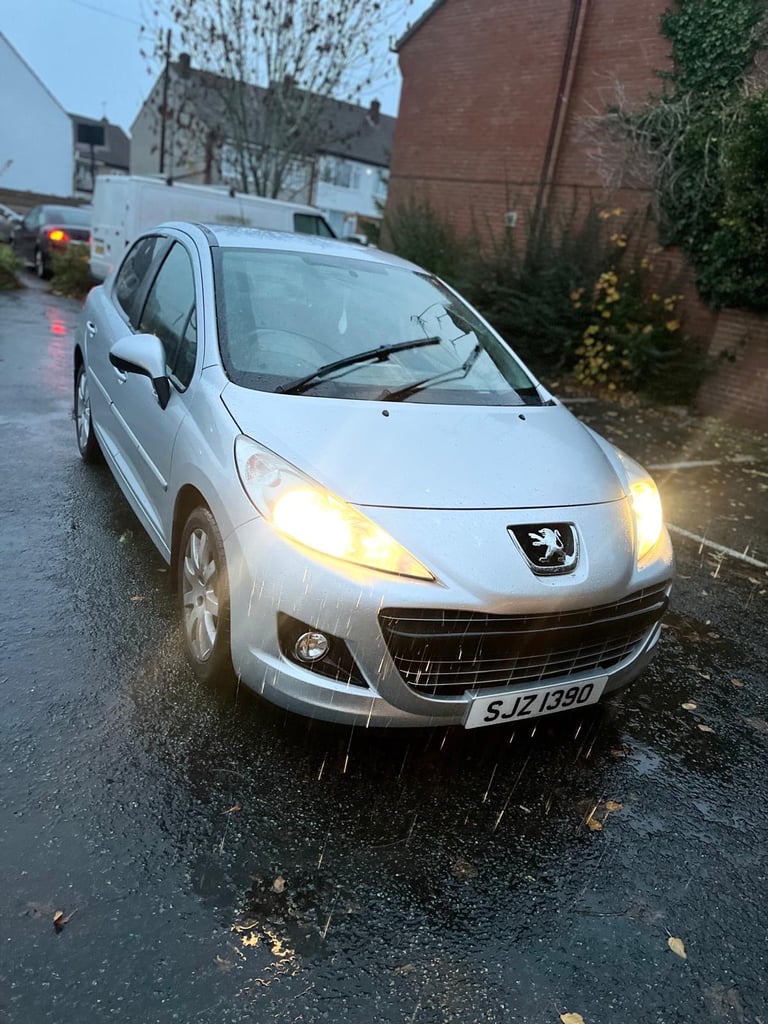 Peugeot, 207, Hatchback, 2010, Manual, 1560 (cc), 5 doors