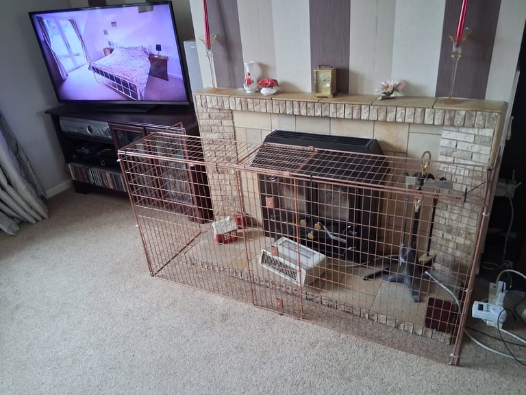 image for Extendable fire guard