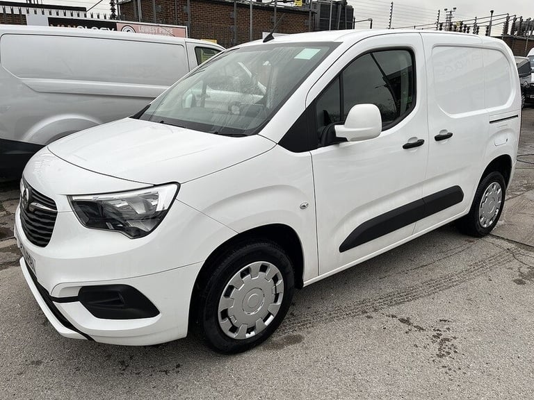 2021 Vauxhall Combo 2300 1.5 Turbo D 100ps H1 Sportive Van PANEL VAN DIESEL Manual