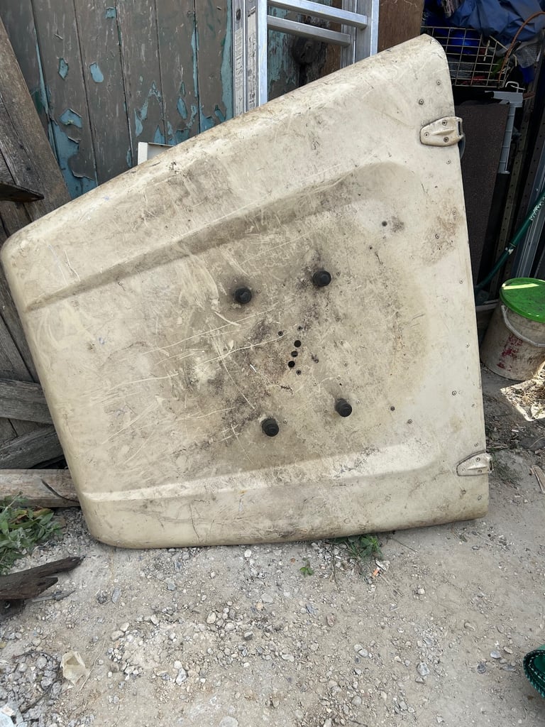 Land Rover bonnet 