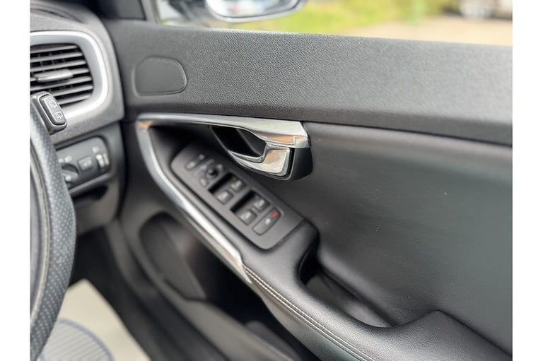 2013 Volvo V40 D2 R-Design Hatchback Diesel Automatic