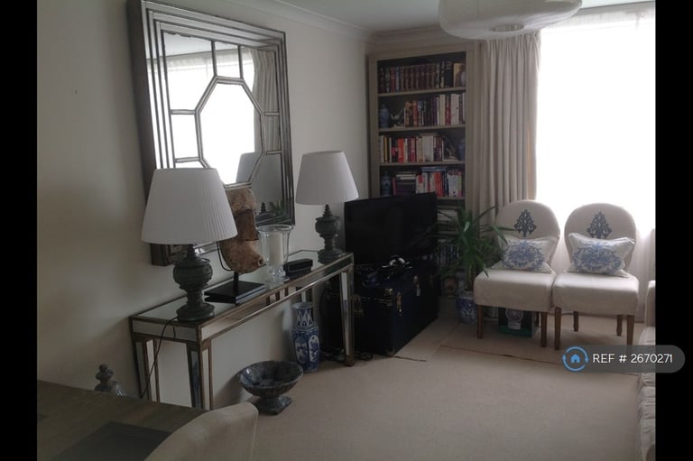 1 bedroom flat in St. Marys Grove, Richmond, TW9 (1 bed) (#2670271)