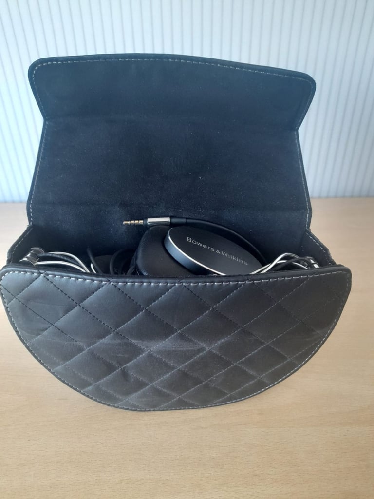 Headphones Bowers & Wilkins