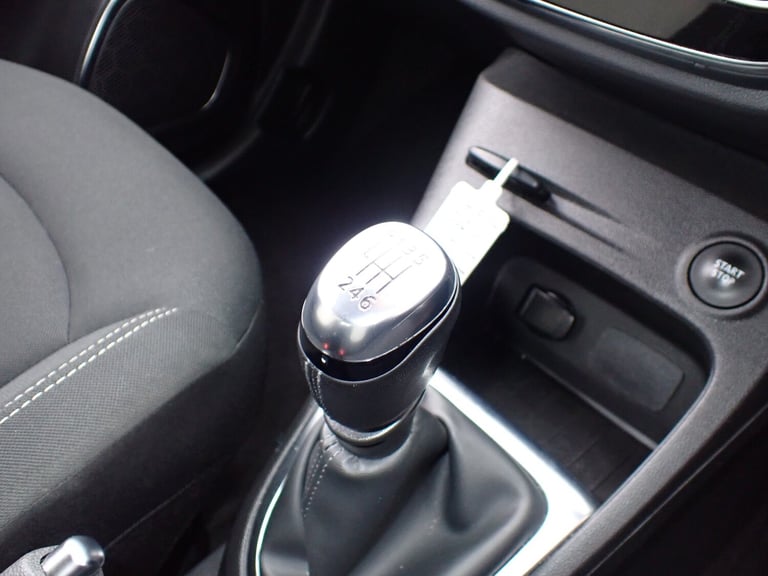 2019 Renault Captur 1.3 TCe ENERGY Iconic SUV 5dr Petrol Manual Euro 6 (s/s)