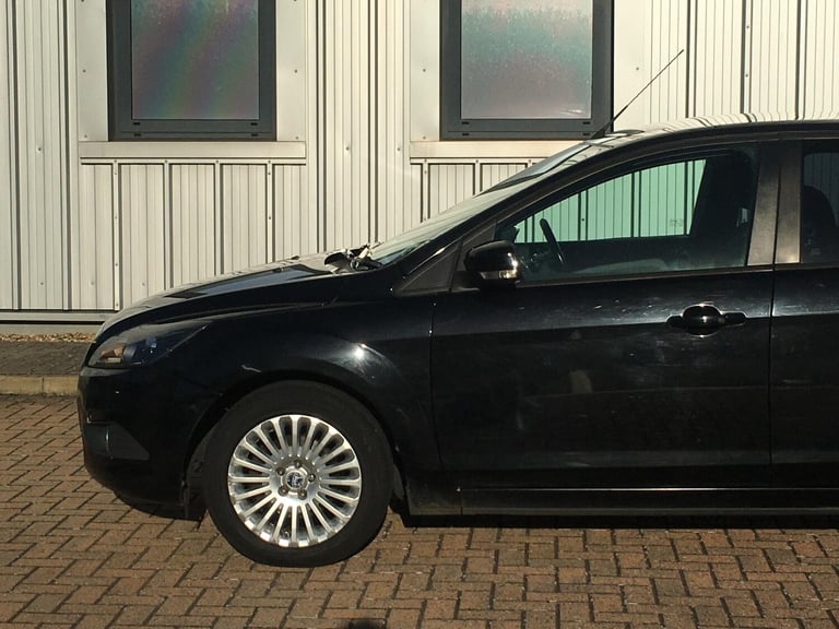 2010 Ford Focus 1.6 Titanium 5dr HATCHBACK Petrol Automatic