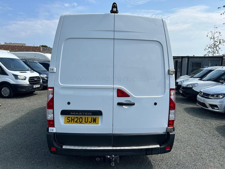 2020 Renault Master LM35dCi 135 Business Medium Roof Van ECODRIVE PANEL VAN Diesel Manual