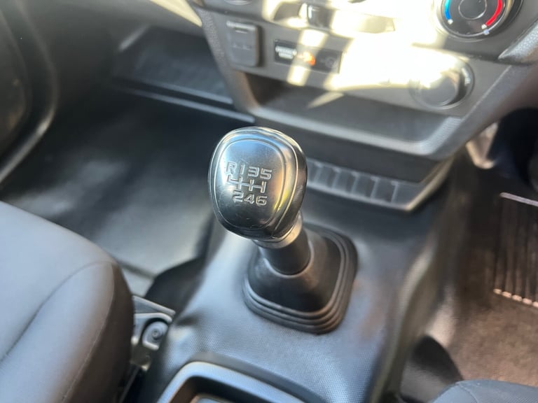 ISUZU D-MAX 1.9 TD 164PS UTILITY MANUAL 4WD 4X4 D/CAB PICKUP 71 REG 59,600 MILES