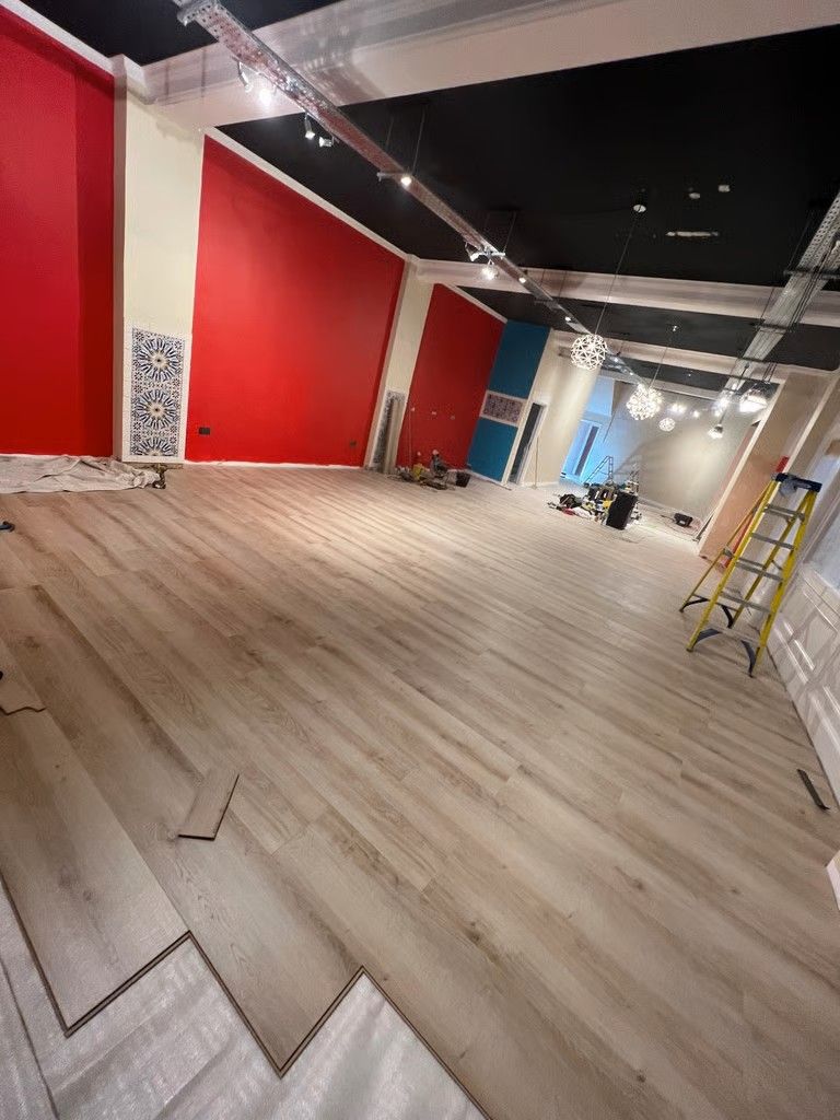 Professional Painter and Decorator Kingston - Interior Painters, Wallpaper, Renovations 🖌️