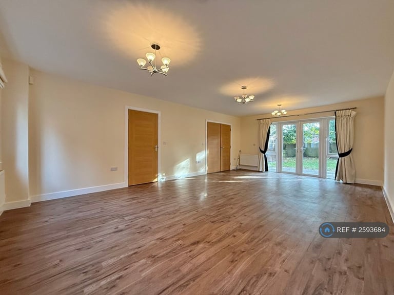 4 bedroom house in Abbess Way, Waterlooville, PO7 (4 bed) (#2593684)
