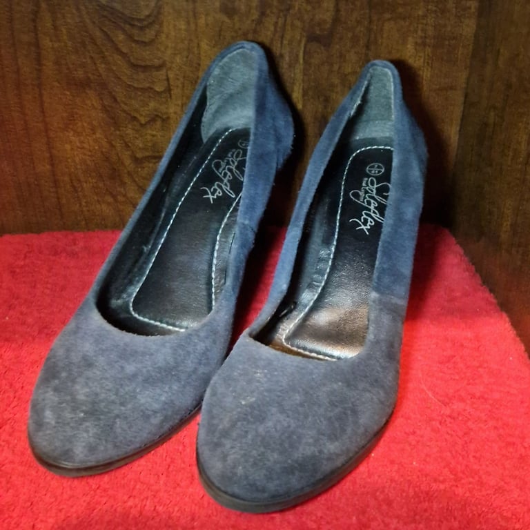 Soleflex Real Leather Court Heels – Navy Blue Suede – UK 7 – Classic Work/Evening Shoe