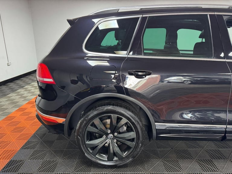 2015 Volkswagen Touareg 3.0 TDI V6 BlueMotion Tech R-Line Tiptronic 4WD Euro 6 (s/s) 5dr ESTATE D...