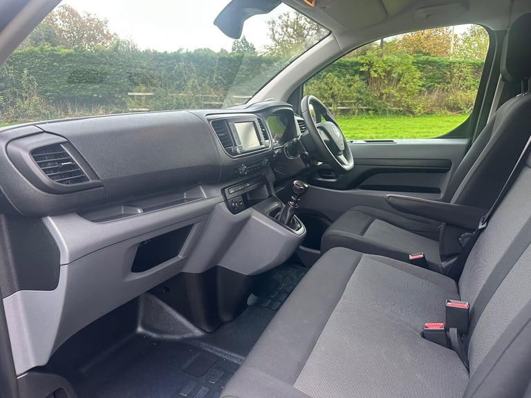 2022 Vauxhall Vivaro 2700 1.5d 100PS Dynamic H1 Van PANEL VAN DIESEL Manual