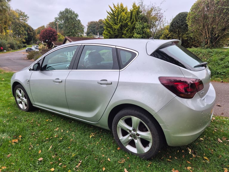 Vauxhall, ASTRA, Hatchback, 2011, Manual, 1398 (cc), 5 doors