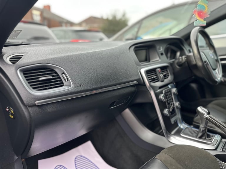 2015 Volvo V40 2.0 T2 R-Design Euro 6 (s/s) 5dr HATCHBACK Petrol Manual