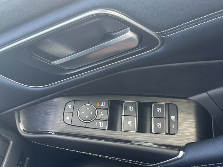 2023 Nissan Qashqai 1.3 DiG-T MH Tekna 5dr Hatchback Petrol Manual