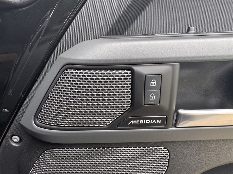2023 Land Rover Defender 110 D300 HARD TOP X-DYNAMIC HSE COMMERCIAL NO VAT Car Derived Van Diesel...
